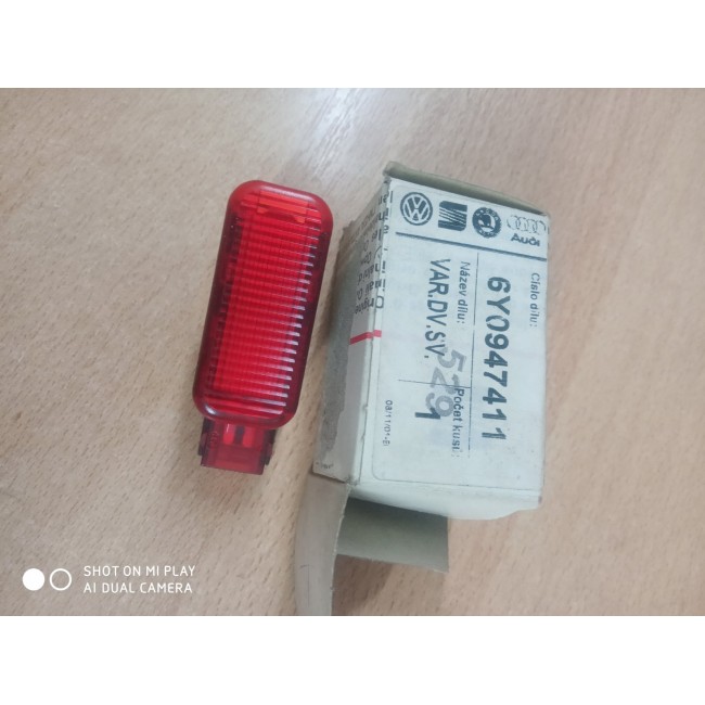 ΠΛΑΦΟΝΙΕΡΑ ΠΟΡΤΑΣ SKODA FABIA-OCTAVIA-YETI ΠΛΑΦΟΝΙΕΡΑ ΠΟΡΤΑΣ SKODA FABIA-OCTAVIA-YETI